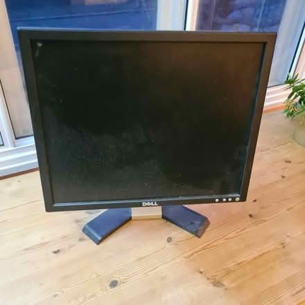 Photo of free 2 19inch Dell monitors (Raynes Park SW20) #1