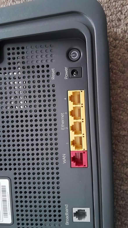 Photo of free Wi fi router (Hayes UB4) #1