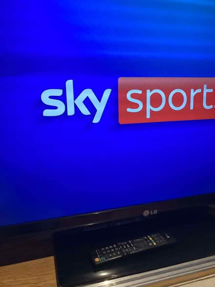 Photo of free LG 42" TV - with screen issue (Banner Cross S11) #2