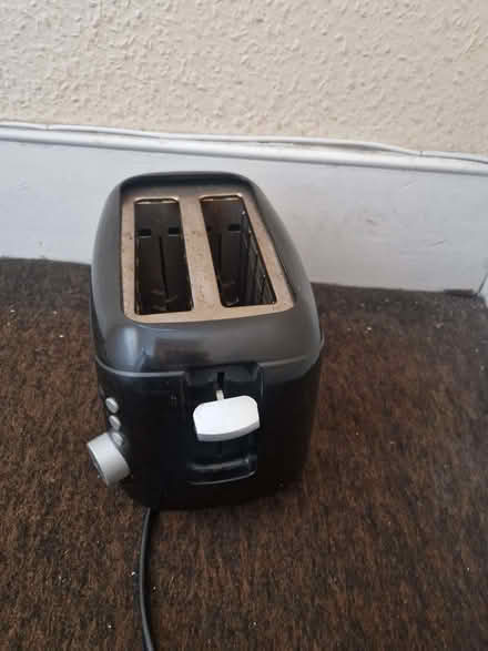 Photo of free Toaster (Newington Green N1) #2