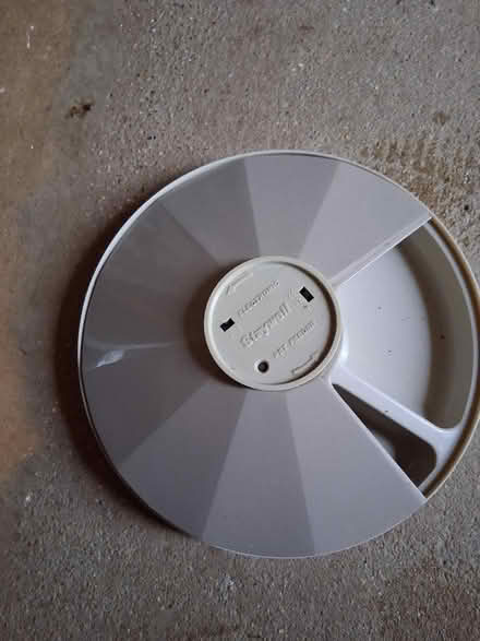 Photo of free cat feeder (NR20) #1