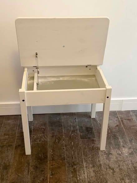 Photo of free child's desk. (Ealing TW8) #2