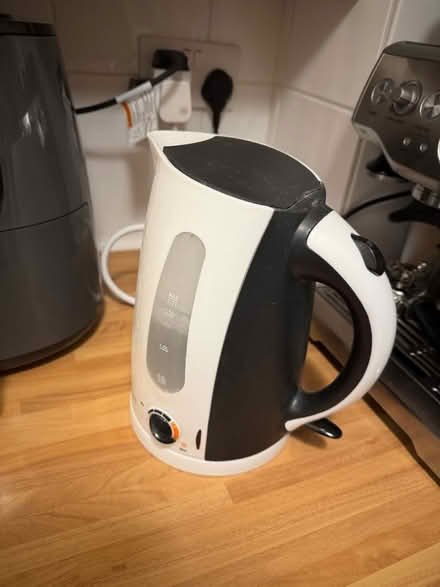 Photo of free Toaster and kettle (Harringay N4) #2