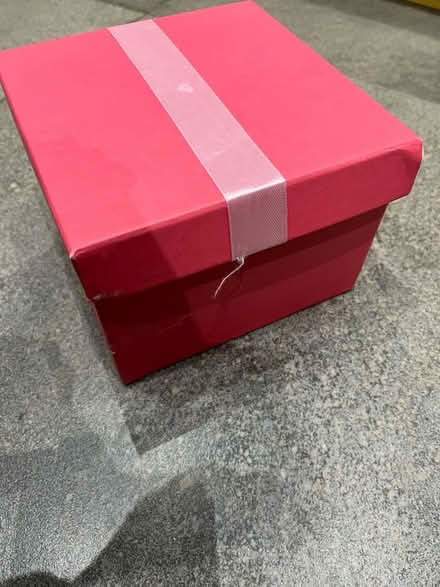 Photo of free Pink giftBox (Ware SG12) #2