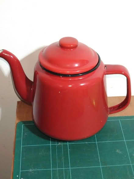 Photo of free Red enamel tea /coffee pot (Wallands Park BN7) #1