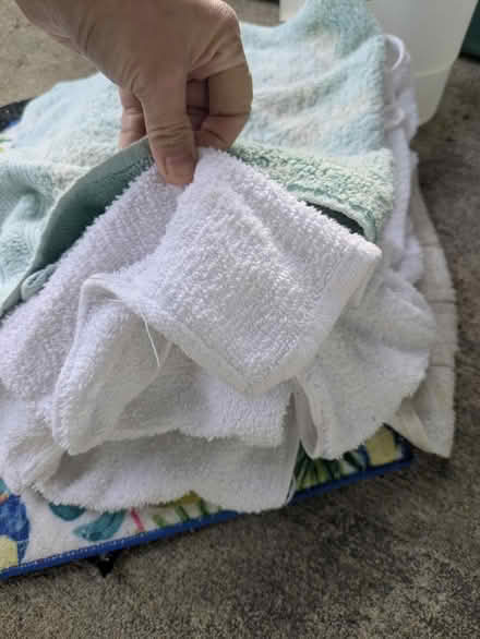 Photo of free Kitchen Stuff:Towels, Mats, Cushion (Robbinsville) #2