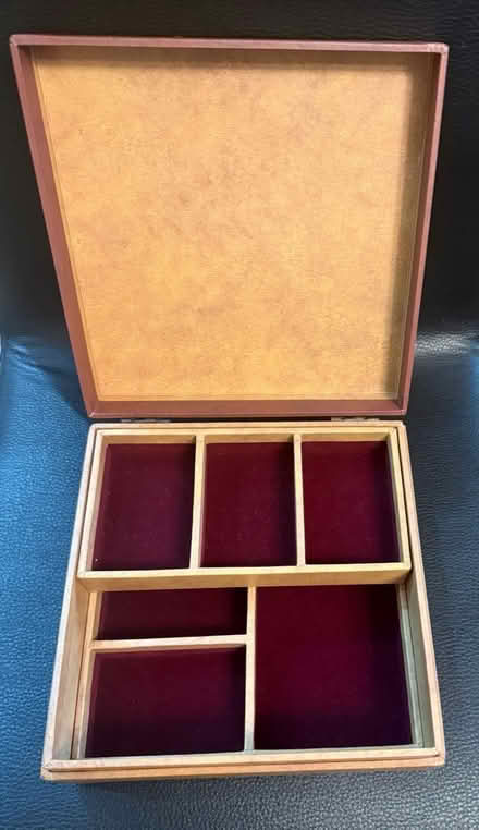 Photo of free Square jewellery box (Mississauga/ Streetsville) #4