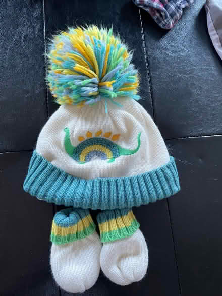 Photo of free Like new boys hat and mittens age 6 to 12 months (Thringstone LE67) #1