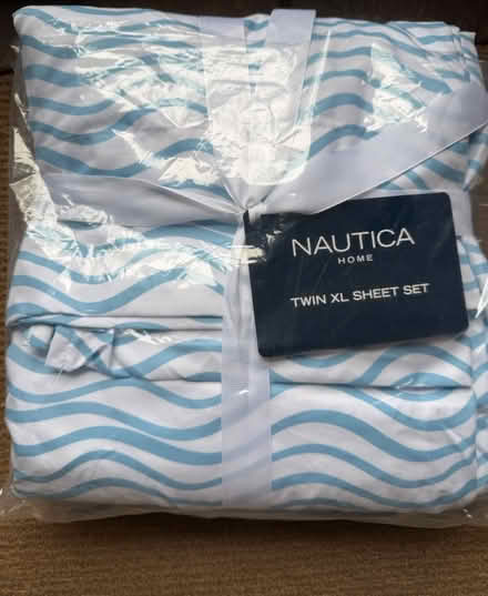 Photo of free Twin XL Sheet Sets (Chesterbrook Rd & N Albemarle) #1
