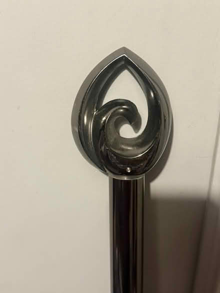 Photo of free Extendable curtain pole (Ottershaw. Chertsey) #2