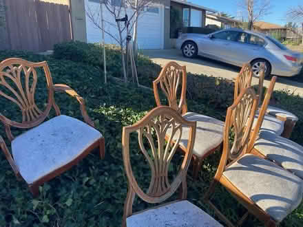 Photo of free Beautiful dining table & 7 chairs (Carmel valley Redwood City) #4