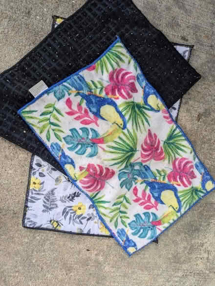 Photo of free Kitchen Stuff:Towels, Mats, Cushion (Robbinsville) #3