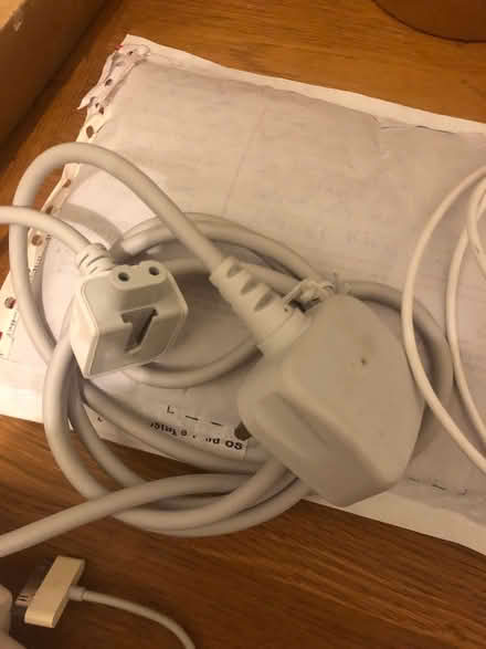 Photo of free Apple plug/ WiFi adapter extender (Bromley BR1) #4