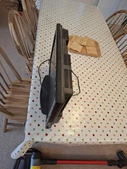 Photo of free 18" television and remote (Dronfield Woodhouse S18) #2