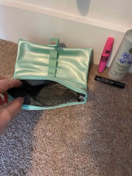 Photo of free Makeup and makeup bag (Elephant and castle SE1) #2