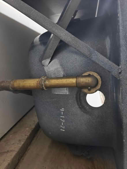 Photo of free 1971 Metal Bathtub (Near 92nd and Sheridan) #2