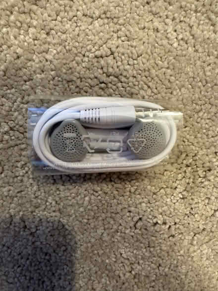 Photo of free Wired in ear headphones (Pooley Green TW20) #1
