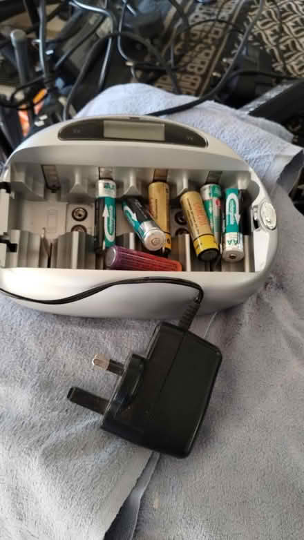 Photo of free Battery charger (& untested batt's) (Hollingdean) #2