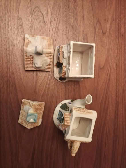 Photo of free Christmas Tea set (Near 92nd and Sheridan) #2