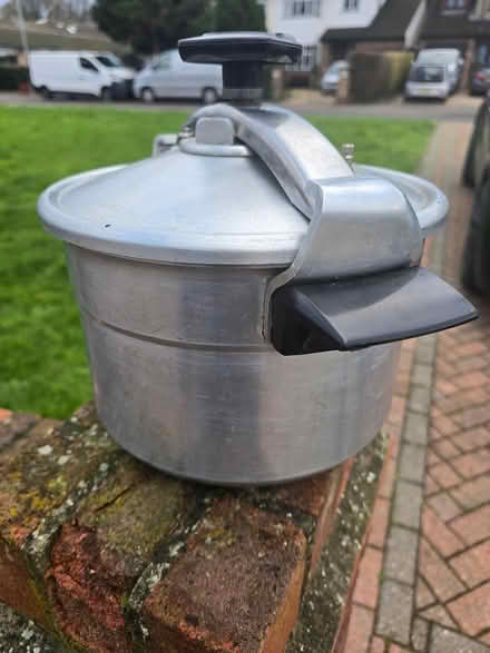 Photo of free Pressure pot (IG6 3s) #1