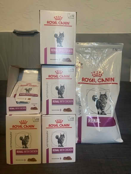 Photo of free Specialist renal cat food (Cardonald, Glasgow, G52) #1