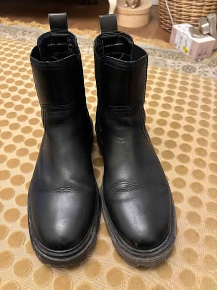 Photo of free Ladies boots size 6.5 (Western Turnville HP22) #1