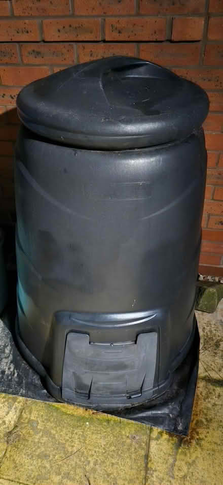 Photo of Large composter (Warwickshire CV34) #2