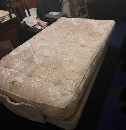 Photo of free Electric bed (W10 nottinghill) #1