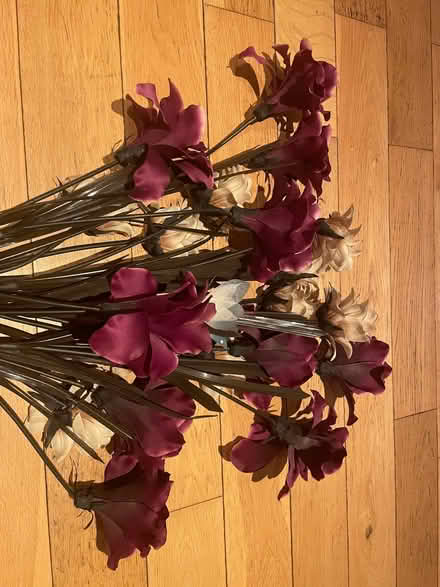 Photo of free Artificial flowers (Shelton SY3) #3