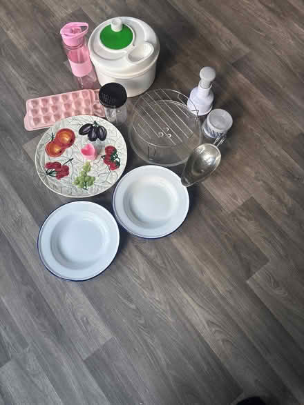 Photo of free Salad spinner and other kitchen bits (CT11) #1