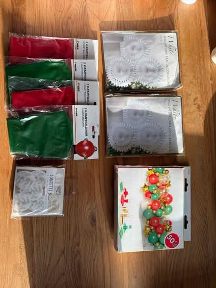 Photo of free Collection of decorations (Portobello EH15) #1