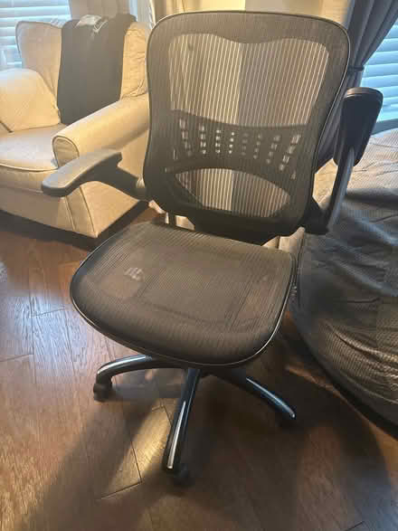 Photo of free Adjustable office chair (Del Ray near GW Middle School) #1