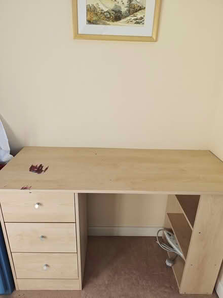 Photo of free desk (SY6) #1
