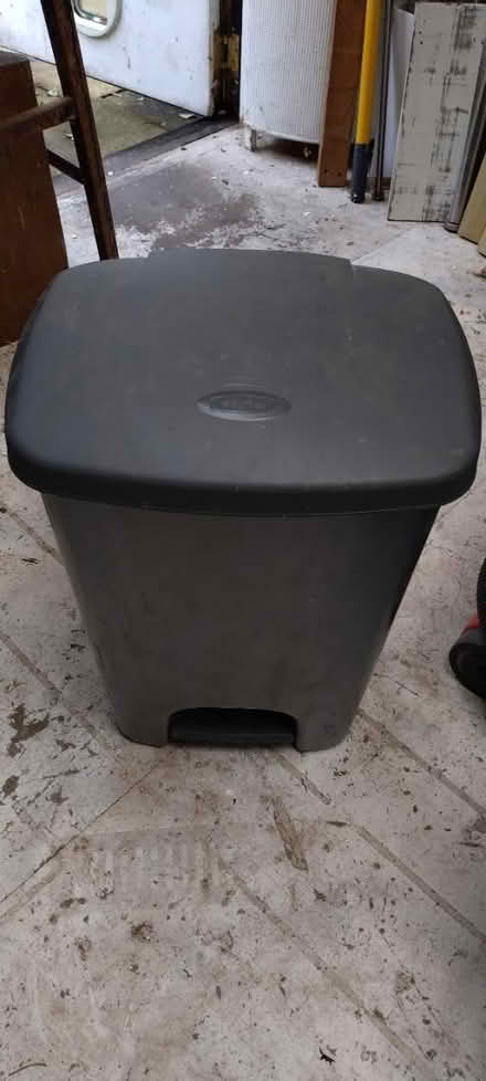 Photo of free Bin (Newington Green N5) #1