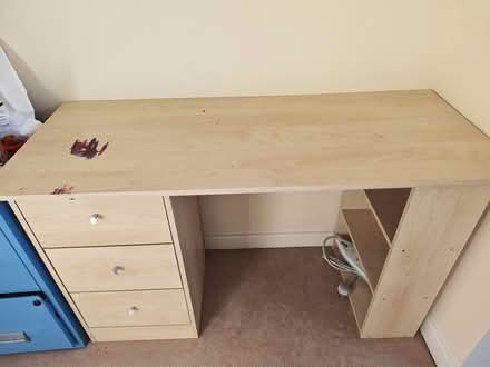 Photo of free desk (SY6) #2