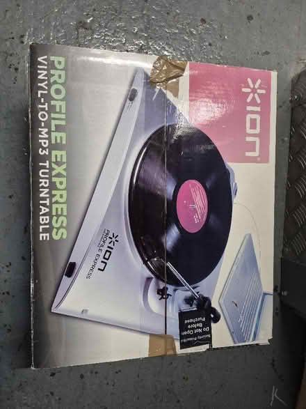 Photo of free Ion Contour LP Vinyl-to-MP3 (Pitsea SS13) #1