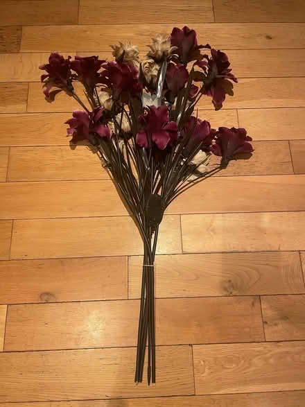 Photo of free Artificial flowers (Shelton SY3) #4