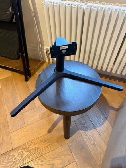 Photo of free Samsung monitor stand (Kilburn) #1