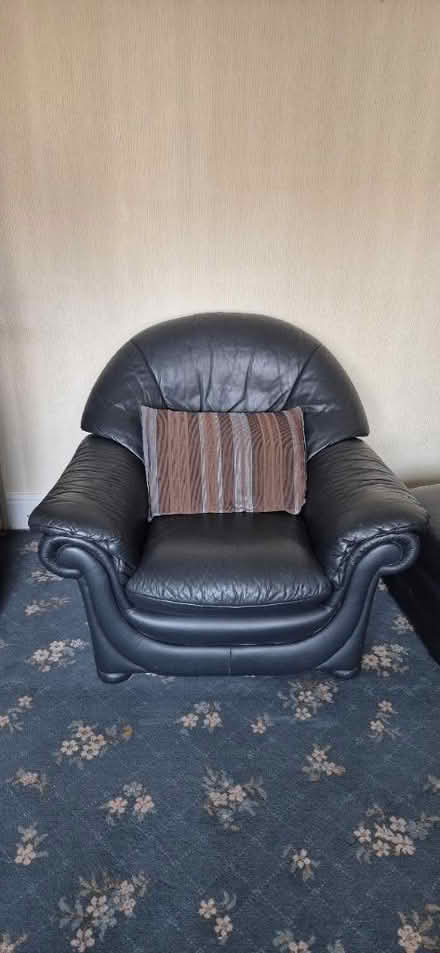 Photo of free 3 seater settee & 2 armchairs (Rainhill L35) #4