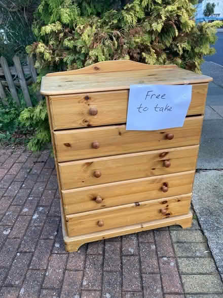 Photo of free Chest of drawers (Motspur Park KT3) #1