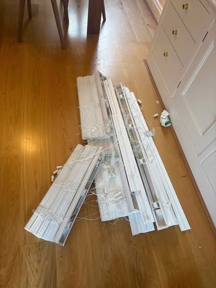 Photo of free White venetian blinds (Riverside SW6) #1