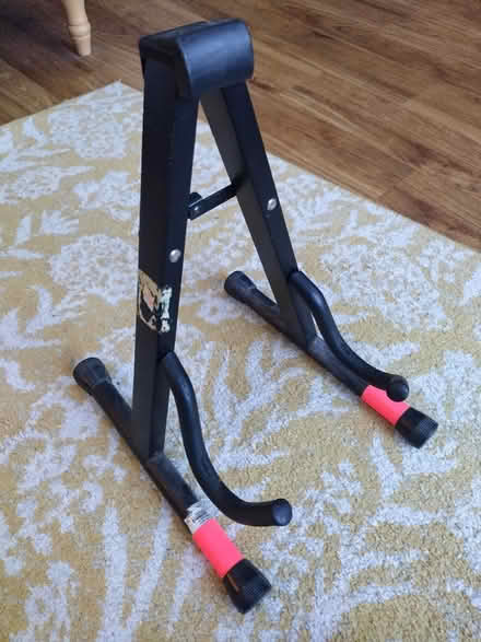 Photo of free Electric guitar stand (Ringmer BN8) #1