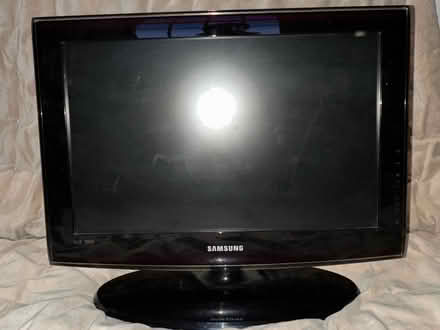 Photo of free Samsung TV 22” (Tugby LE7) #1
