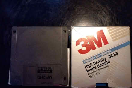 Photo of free 3.5" diskettes (Frenchay BS16) #1