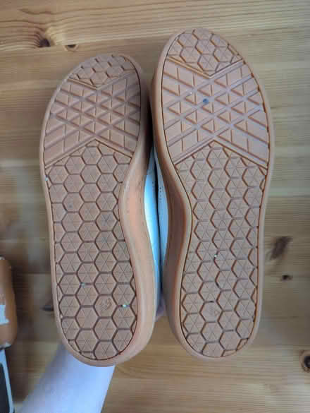 Photo of free White New Balance Sneakers (SE10) #4