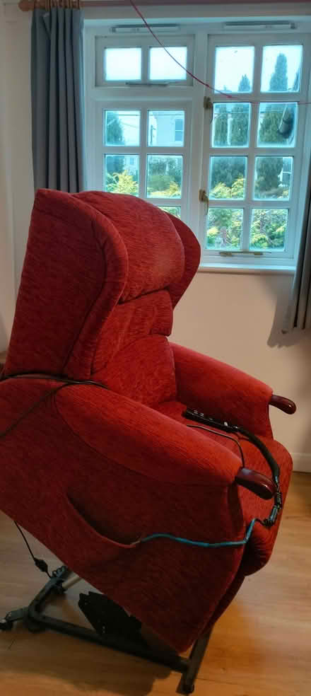 Photo of free Riser/recliner chair (Teignmouth TQ14) #4