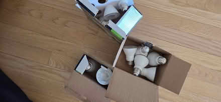 Photo of free Non dimmable led lightbulbs (Montreal road and St Laurent) #1
