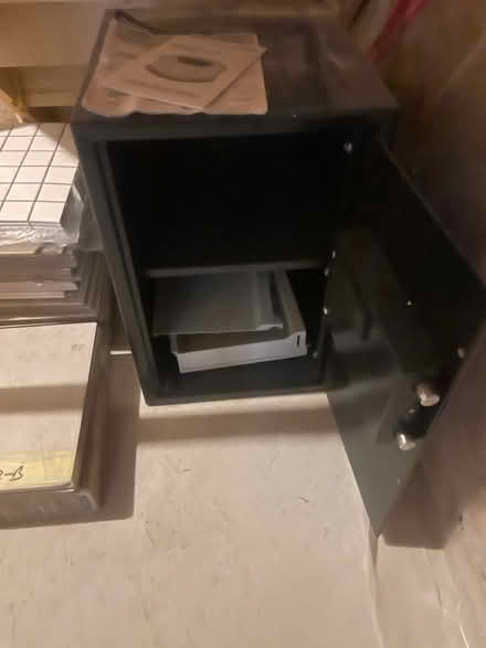 Photo of free Safe (Kennedy/16th in Markham) #2