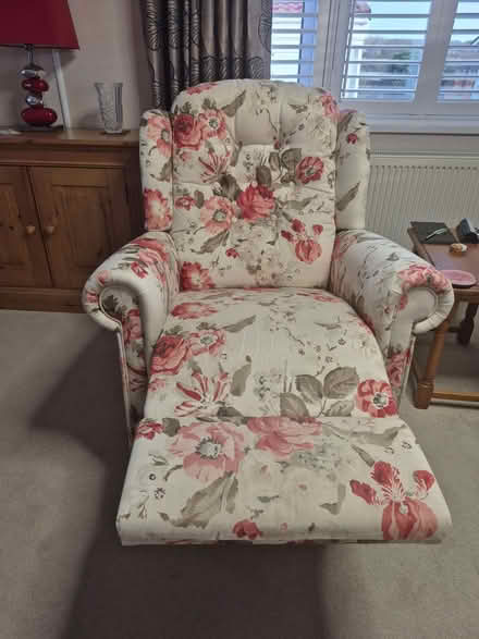 Photo of free HSL manual reclining chair (Hullbridge SS5) #2
