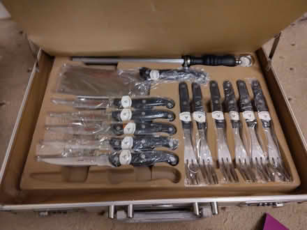 Photo of free Kitchen knife set (Leeds LS13) #1